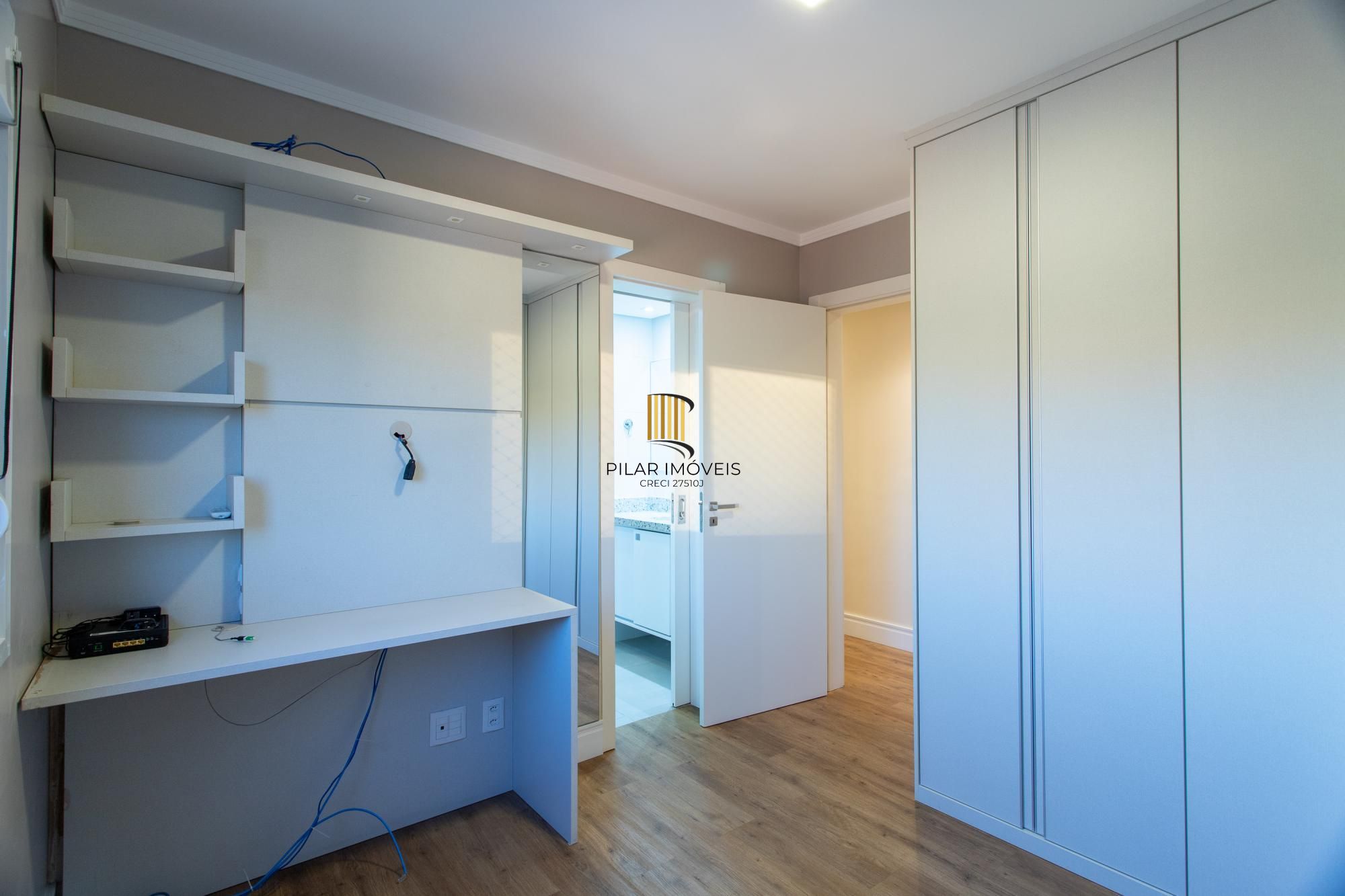 Excelente apartamento de 3 quartos, 1 suíte e 2 vagas de garagem cobertas.