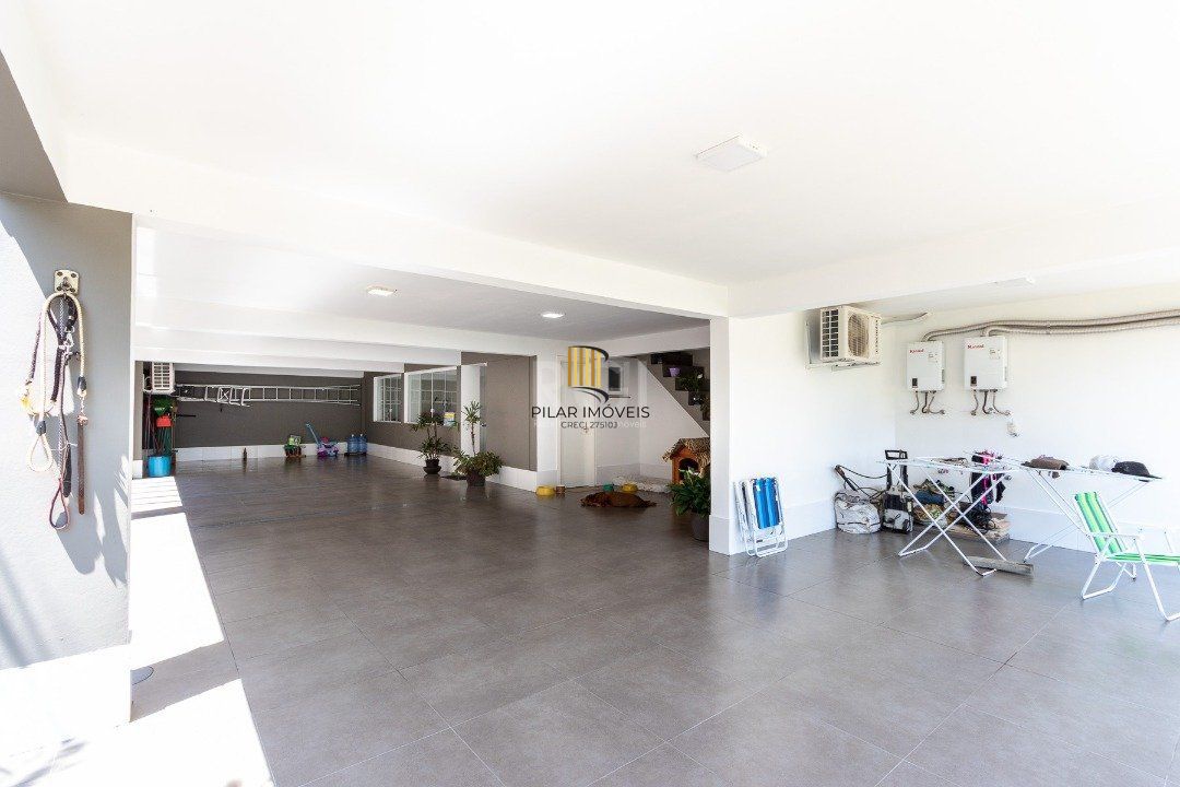 Casa para Venda - 420m², 3 dormitórios, sendo 3 suites, 8 vagas - Ipanema