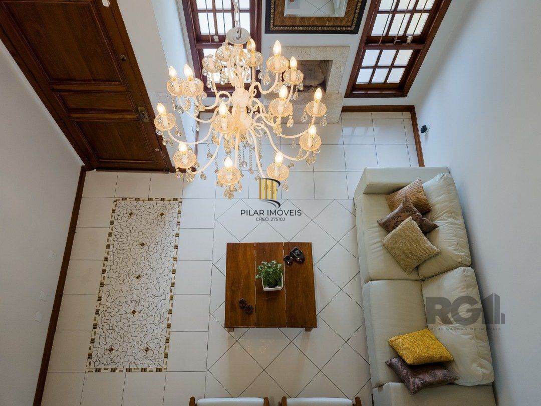 Casa 4 dormitórios no bairro Glória
