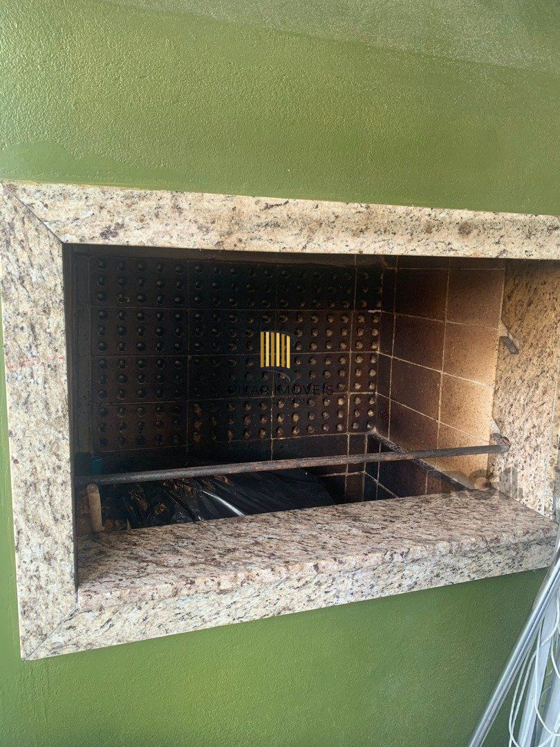 Casa 3 dormitórios no bairro Hípica