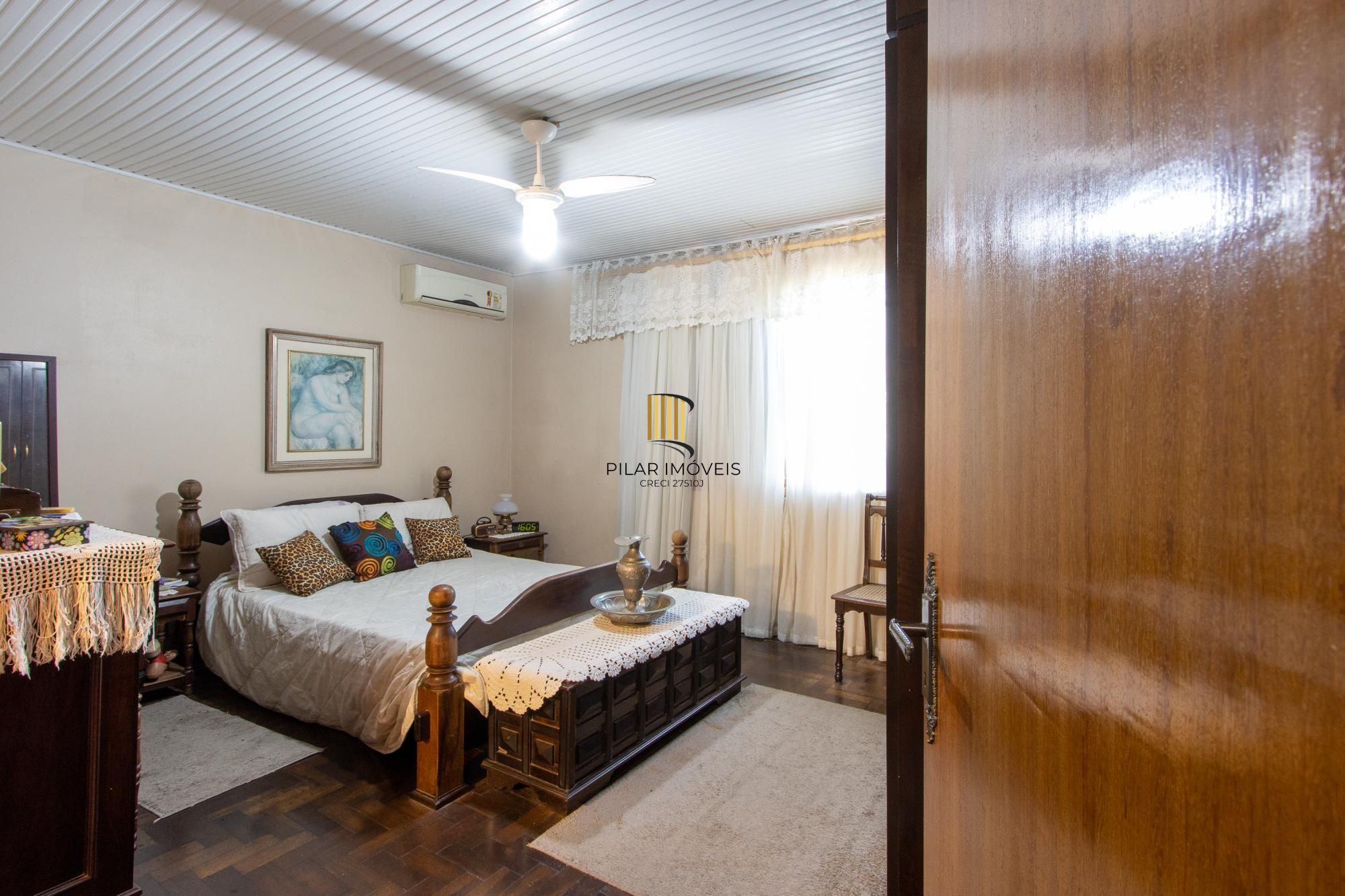 Casa para Venda - 180m², 3 dormitórios, sendo 1 suites, 2 vagas - Ipanema