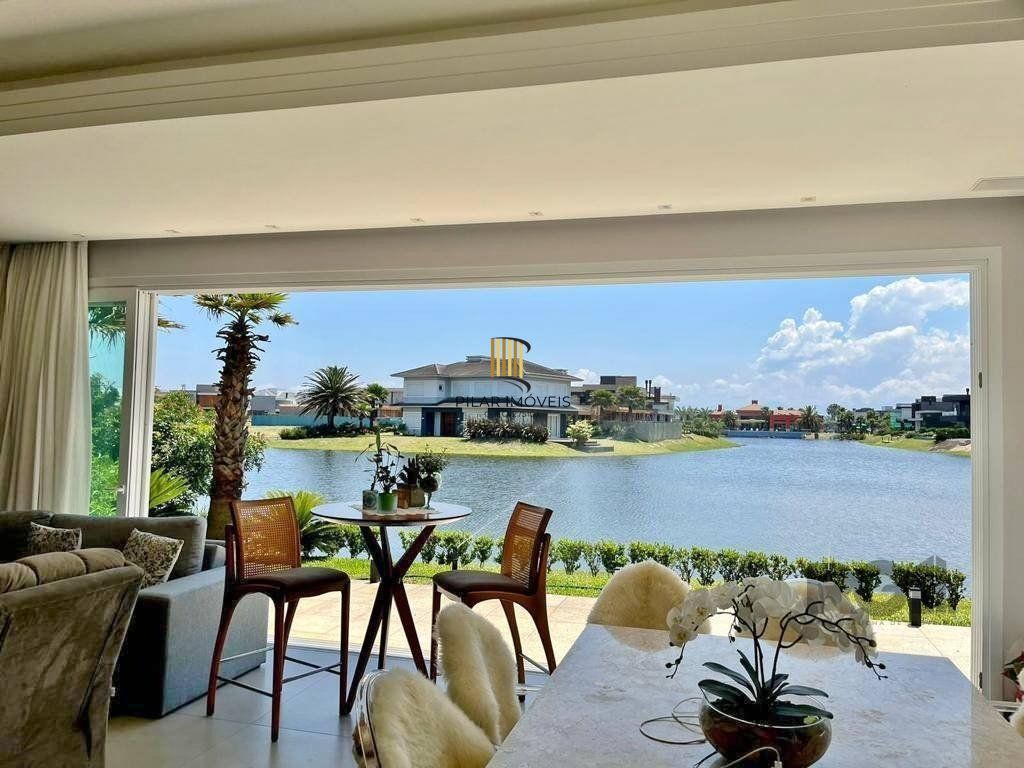 Casa de Condomínio 6 dormitórios no bairro Marina
