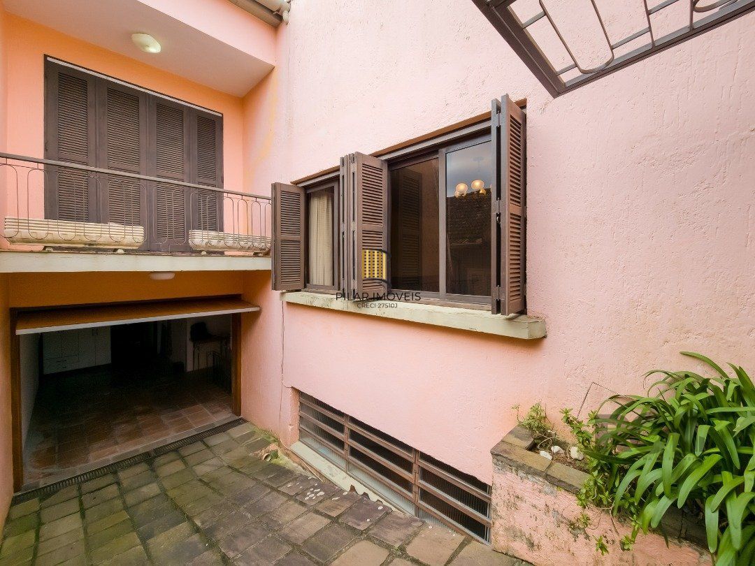 Casa 4 dormitórios no bairro Teresópolis