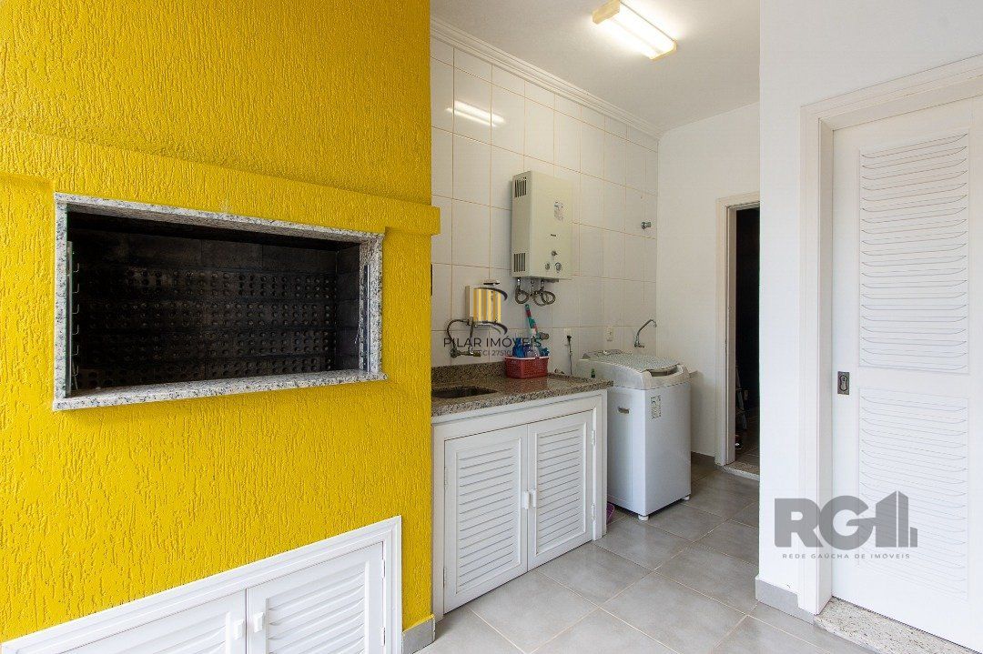 Casa de Condomínio 3 dormitórios no bairro Hípica