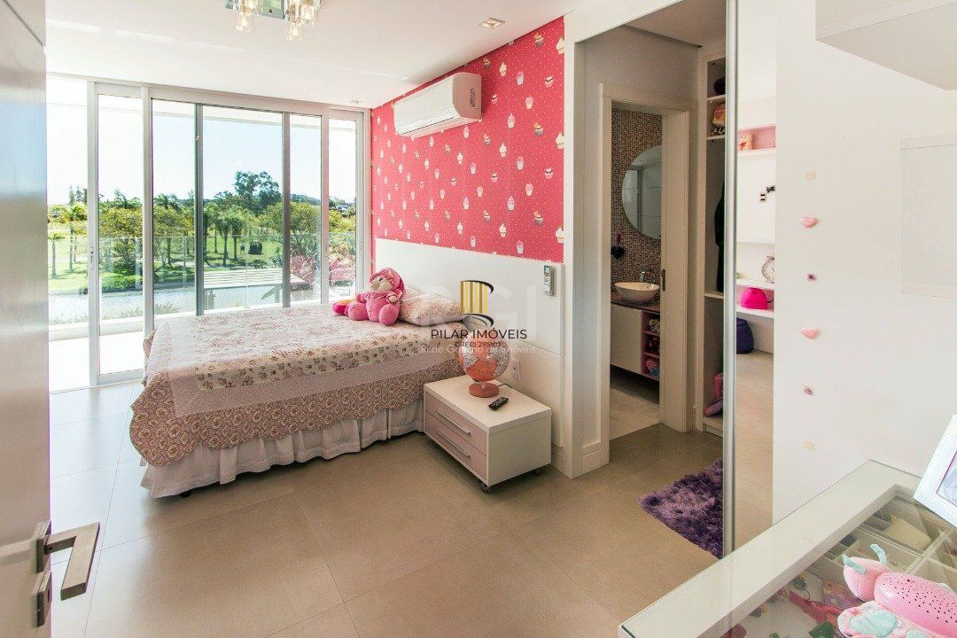 Casa Condominio para Venda - 707.4m², 6 dormitórios, sendo 6 suites, 4 vagas - Terra Ville