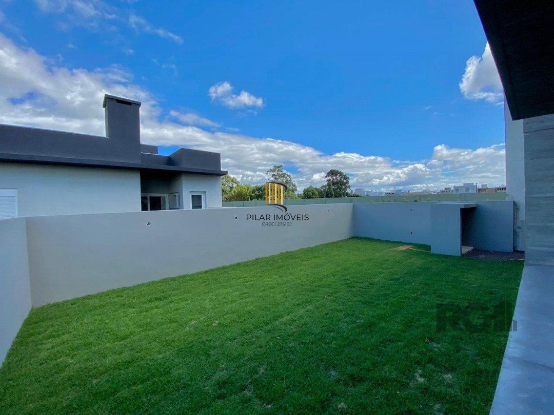 Casa de Condomínio 4 dormitórios no bairro Centro