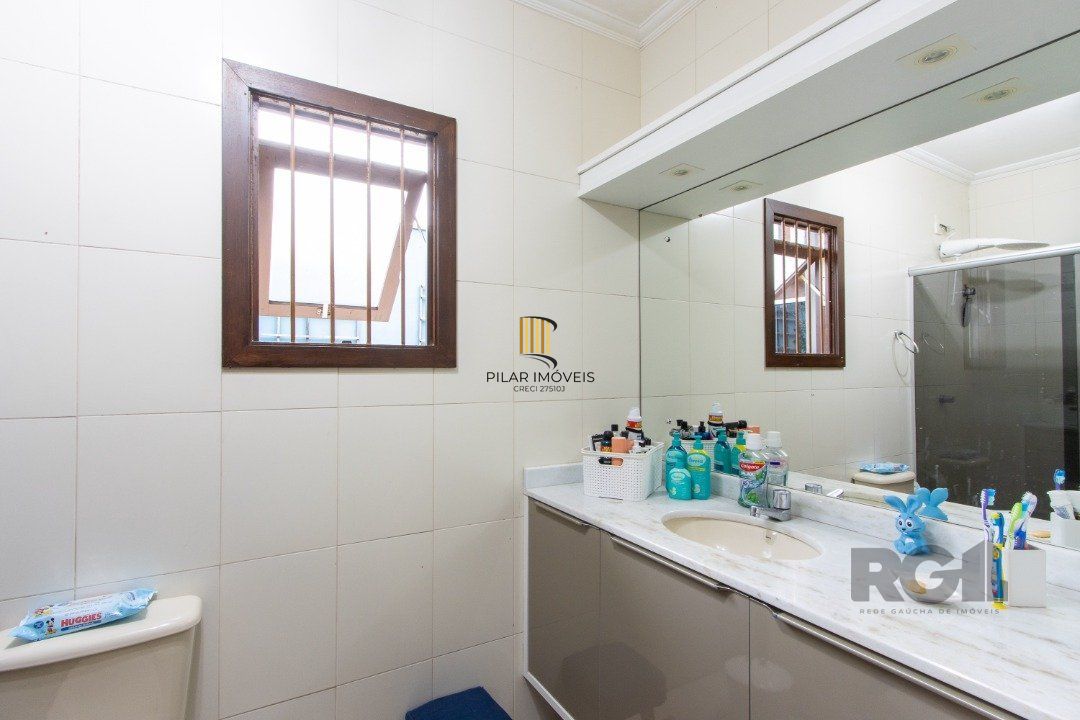 Casa 3 dormitórios no bairro Hípica