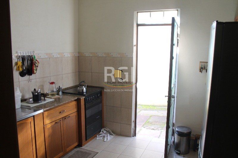 Casa para Venda - 220m², 4 dormitórios, 9 vagas - Cristal