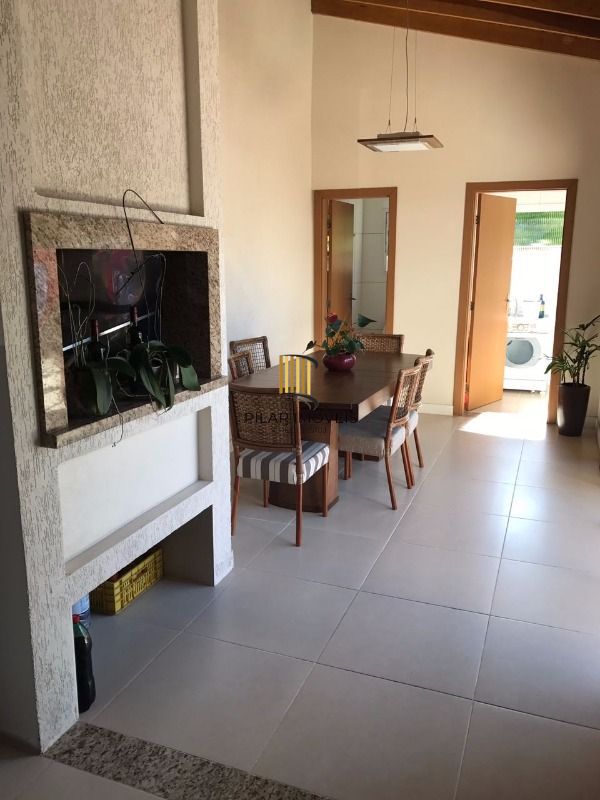 Casa para Venda - 160m², 3 dormitórios, sendo 1 suites, 3 vagas - Tristeza