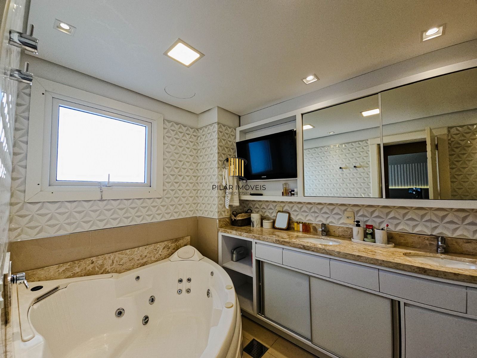 Apartamento com 202m², 3 suítes, lareira, churrasqueira, 3 vagas, infraestrutura completa, no Bela Vista.