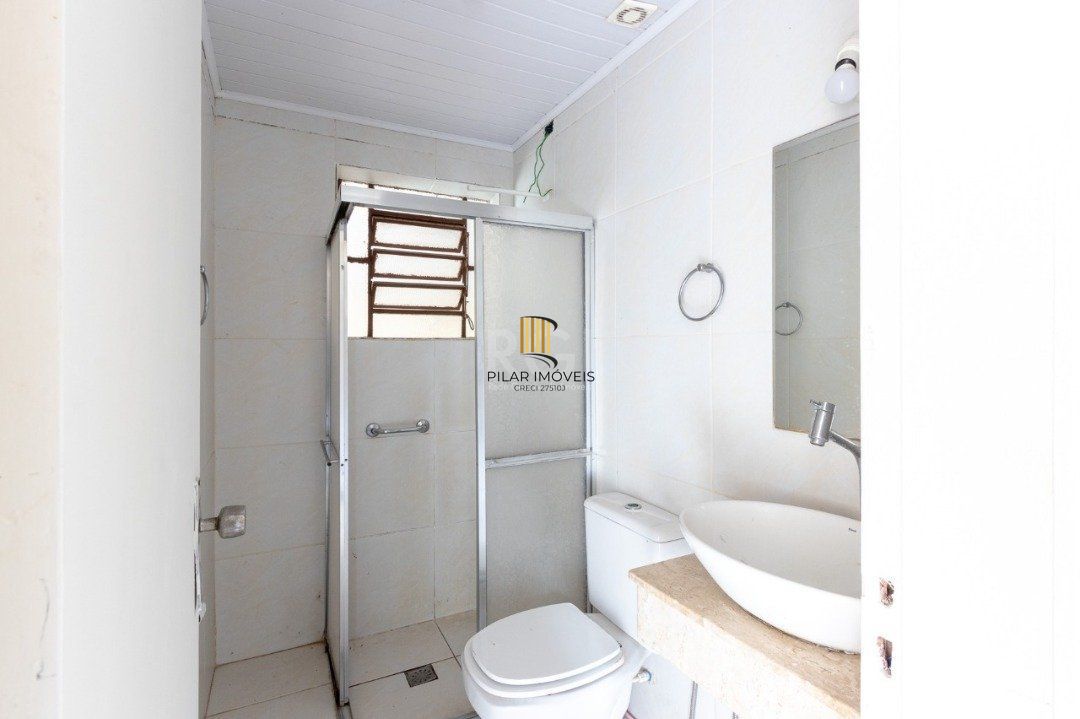 Casa térrea no Residencial Butui, possui 3 dormitórios, living espaçoso, cozinha funcional, banheiro social, área de serviço independente e pátio privativo