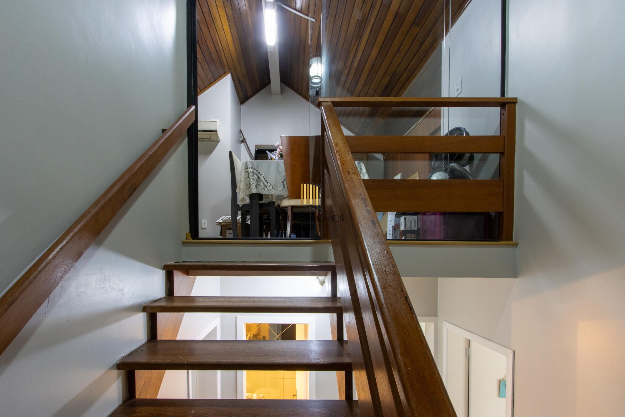 Casa 3 dormitórios no bairro Guarujá