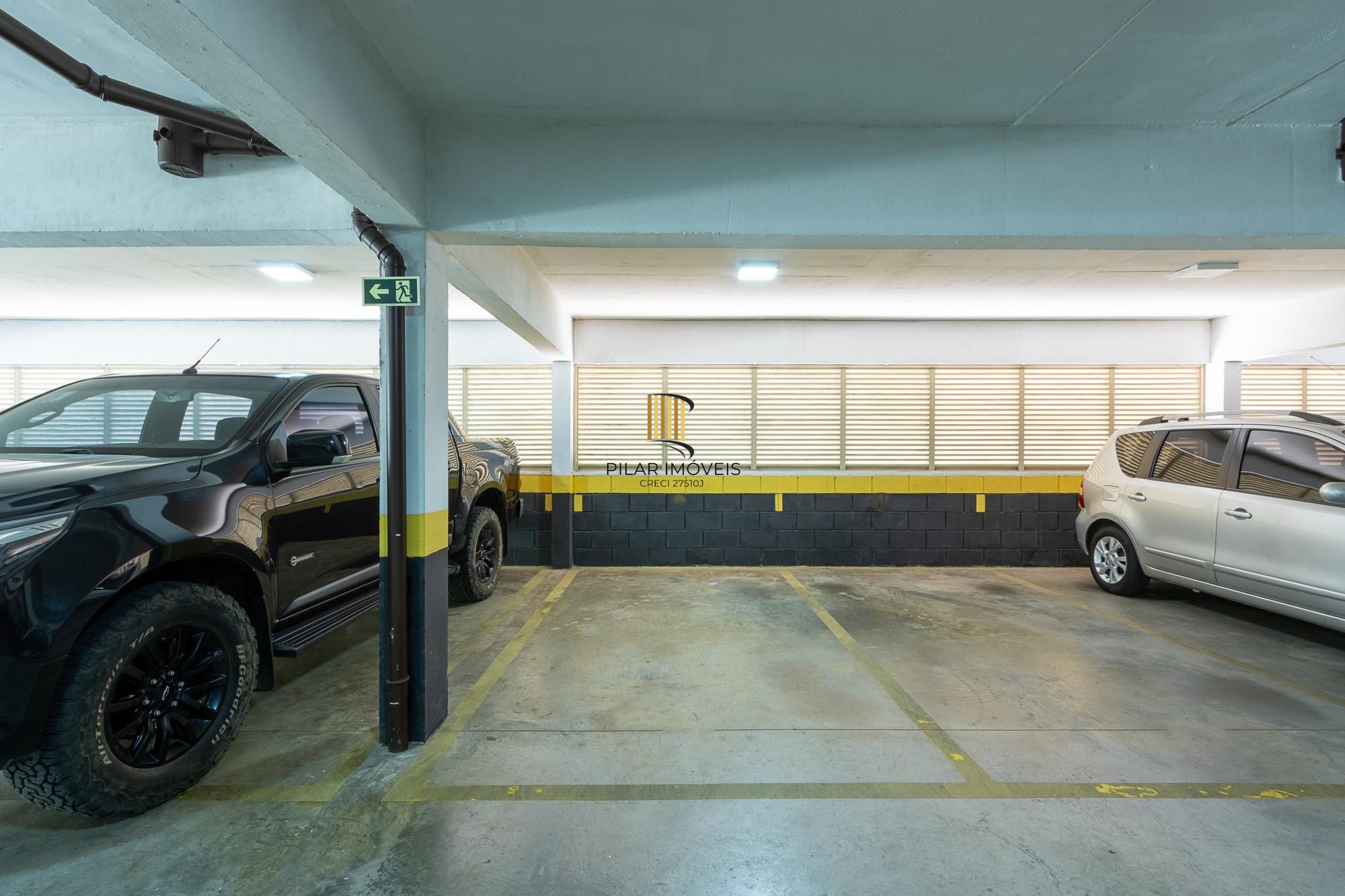 Apartamento 3 quartos, 1 suite, dependência, sacada com churrasqueira, 2 vagas - Bairro Menino Deus