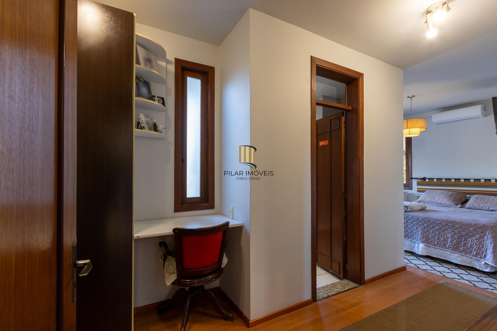 Casa em condomínio á venda com 6 dormitórios em Porto Alegre