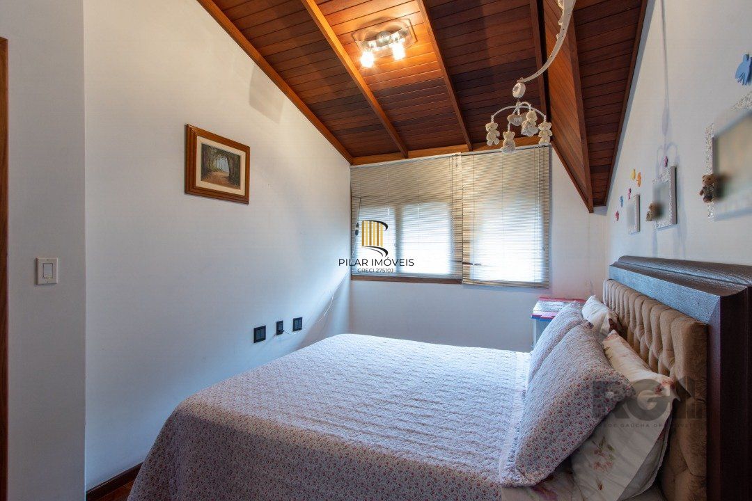 Casa para Venda com 4 dormitórios, sendo 2 suites e 4 vagas no bairro Jardim Isabel