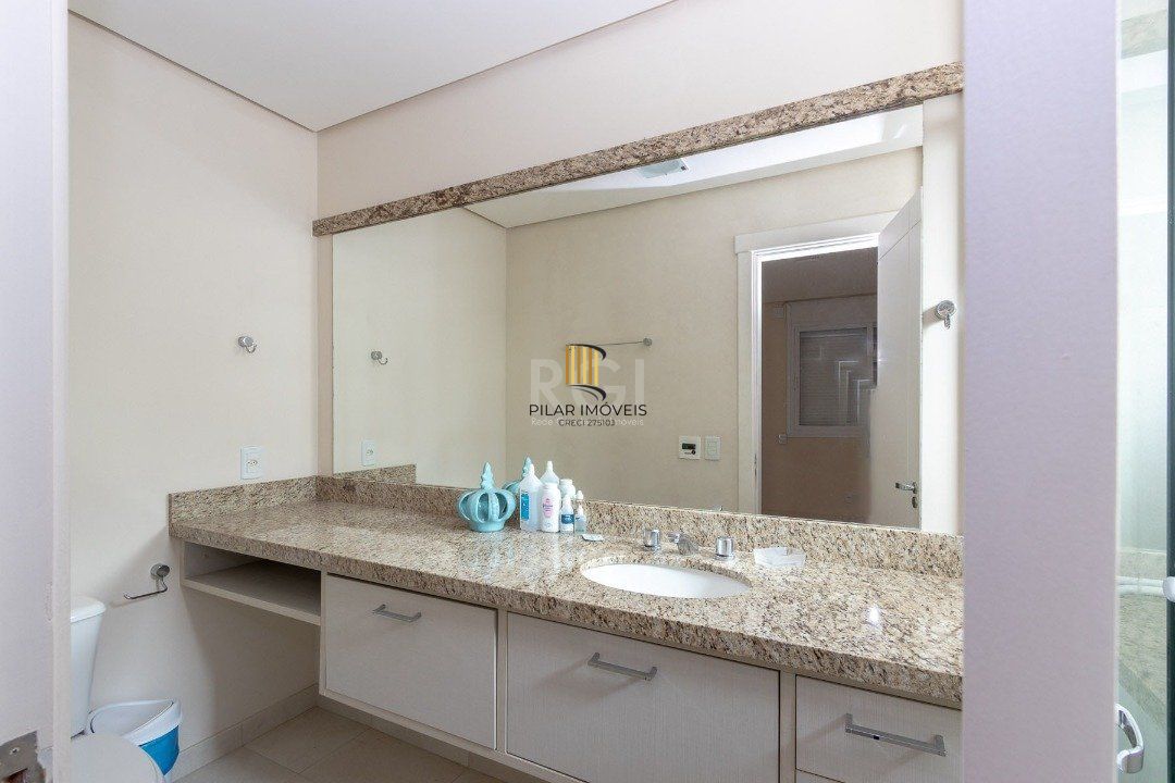 Casa de Condomínio 4 dormitórios no bairro Belém Novo