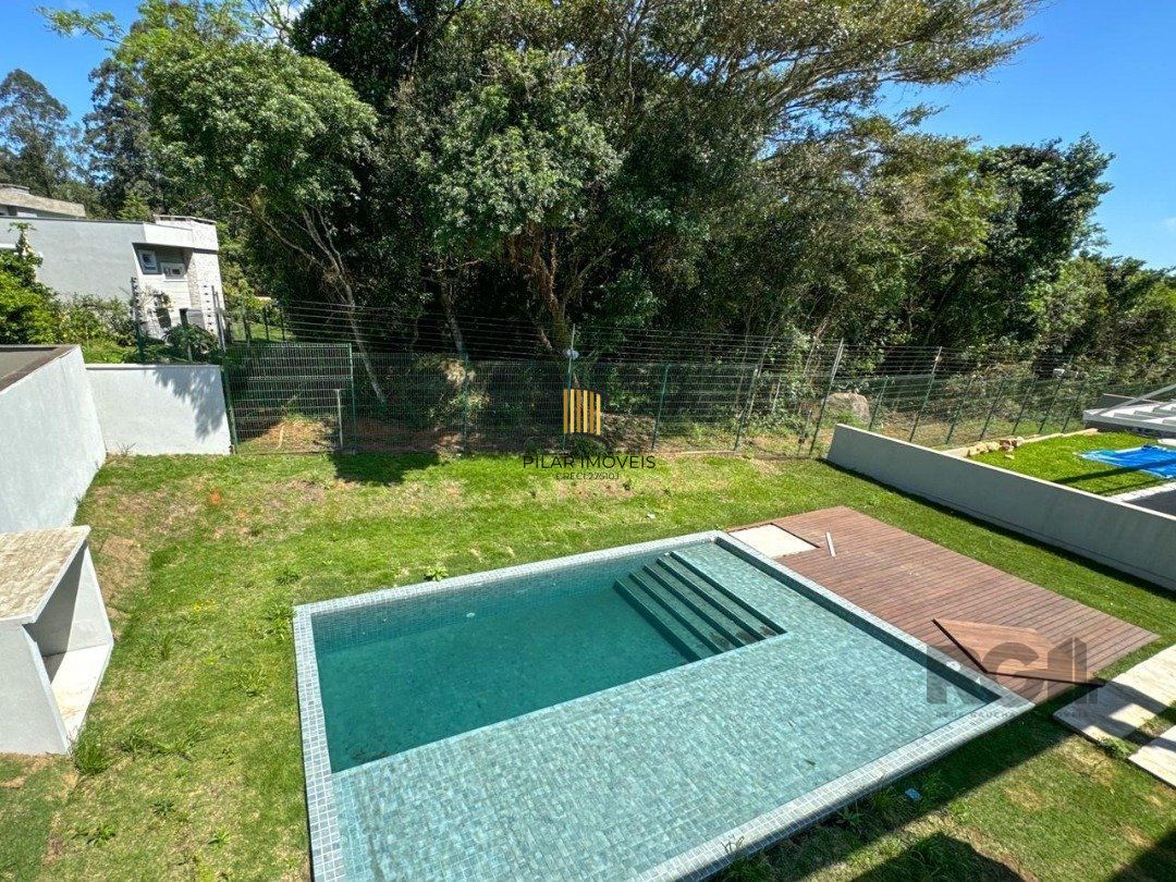 Casa Condominio para Venda - 300m², 4 dormitórios, sendo 4 suites, 2 vagas - Alphaville