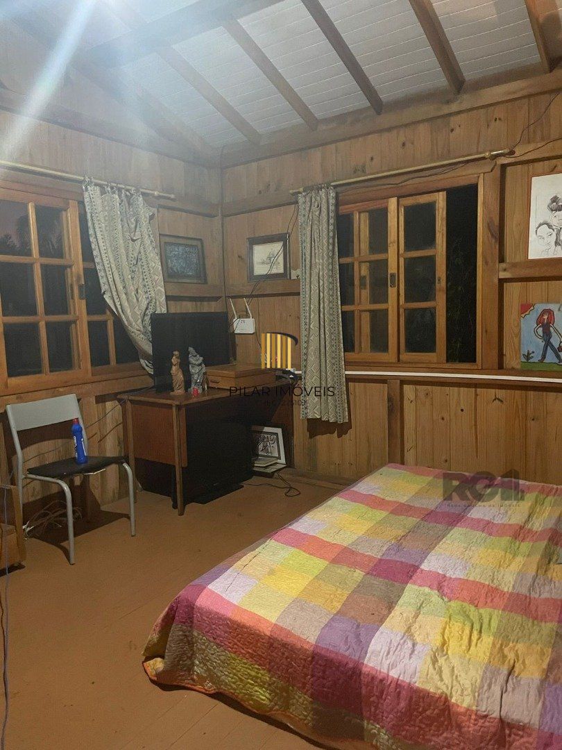 Casa 6 dormitórios no bairro Ponta Grossa
