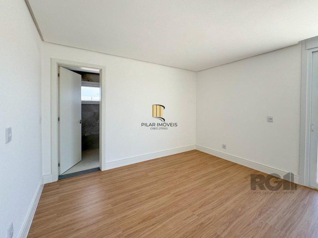 Casa Condominio para Venda - 300m², 4 dormitórios, sendo 4 suites, 2 vagas - Alphaville
