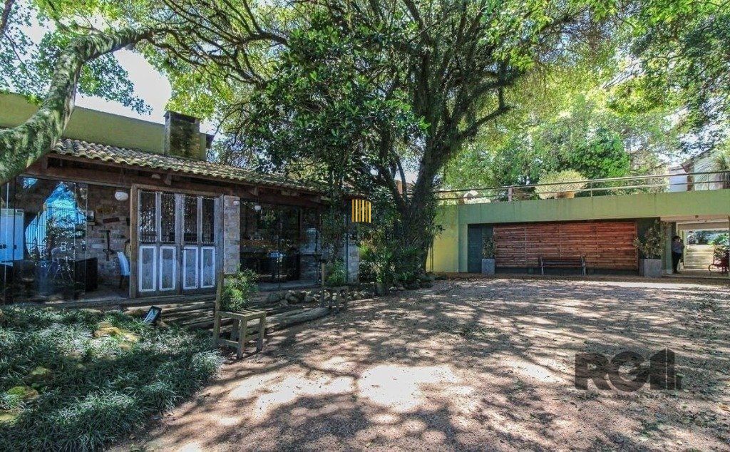 Casa de Condomínio 3 dormitórios no bairro Pedra Redonda