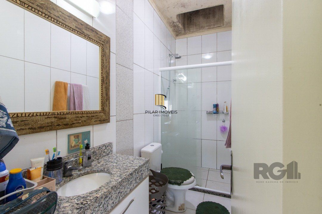 Casa 2 dormitórios no bairro Guarujá