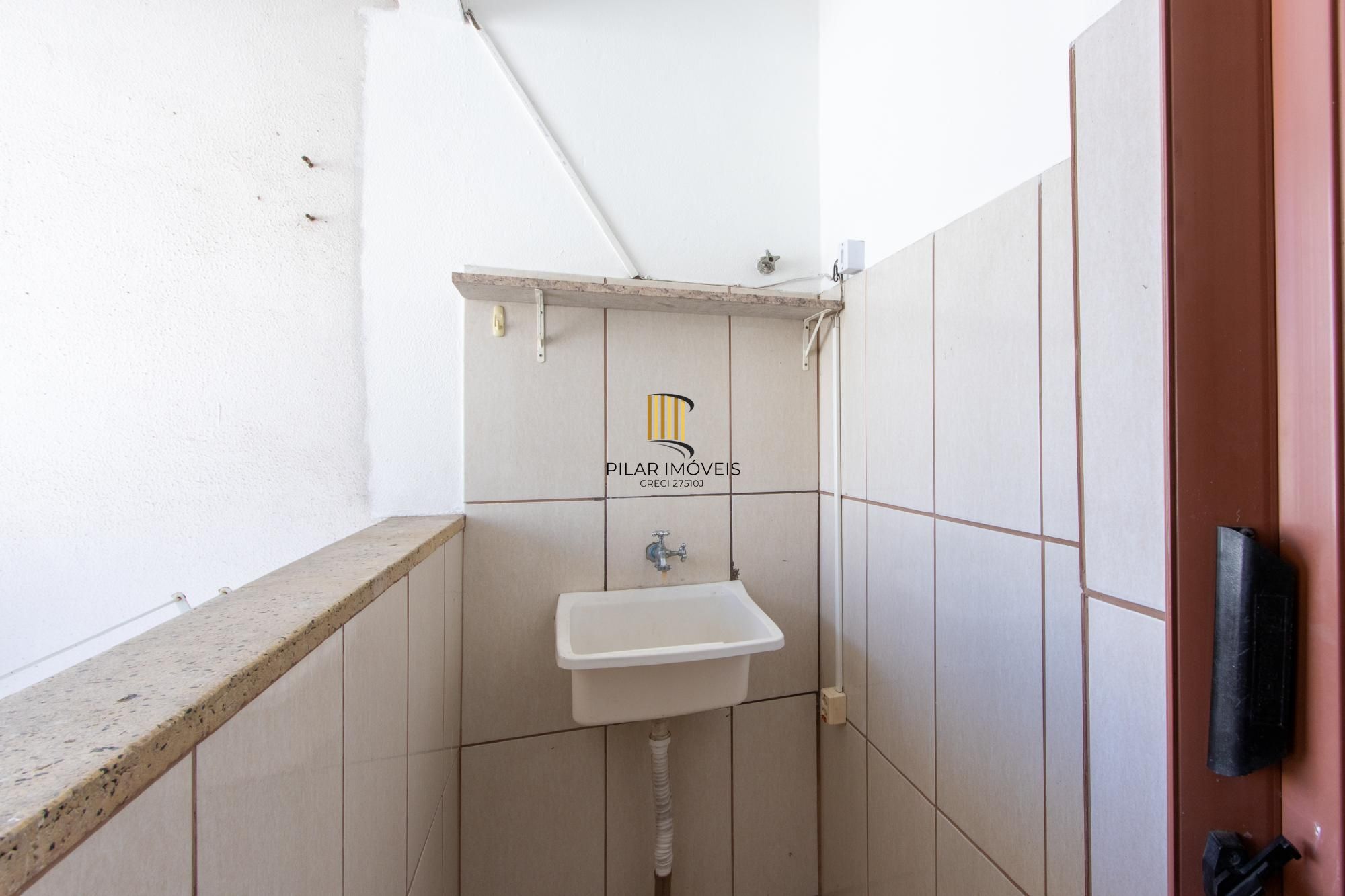 Apartamento 1 quarto, com sacada, andar alto com vista livre - Centro Histórico