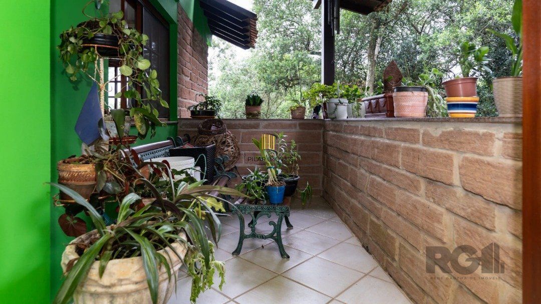 Casa 6 dormitórios no bairro Cascata
