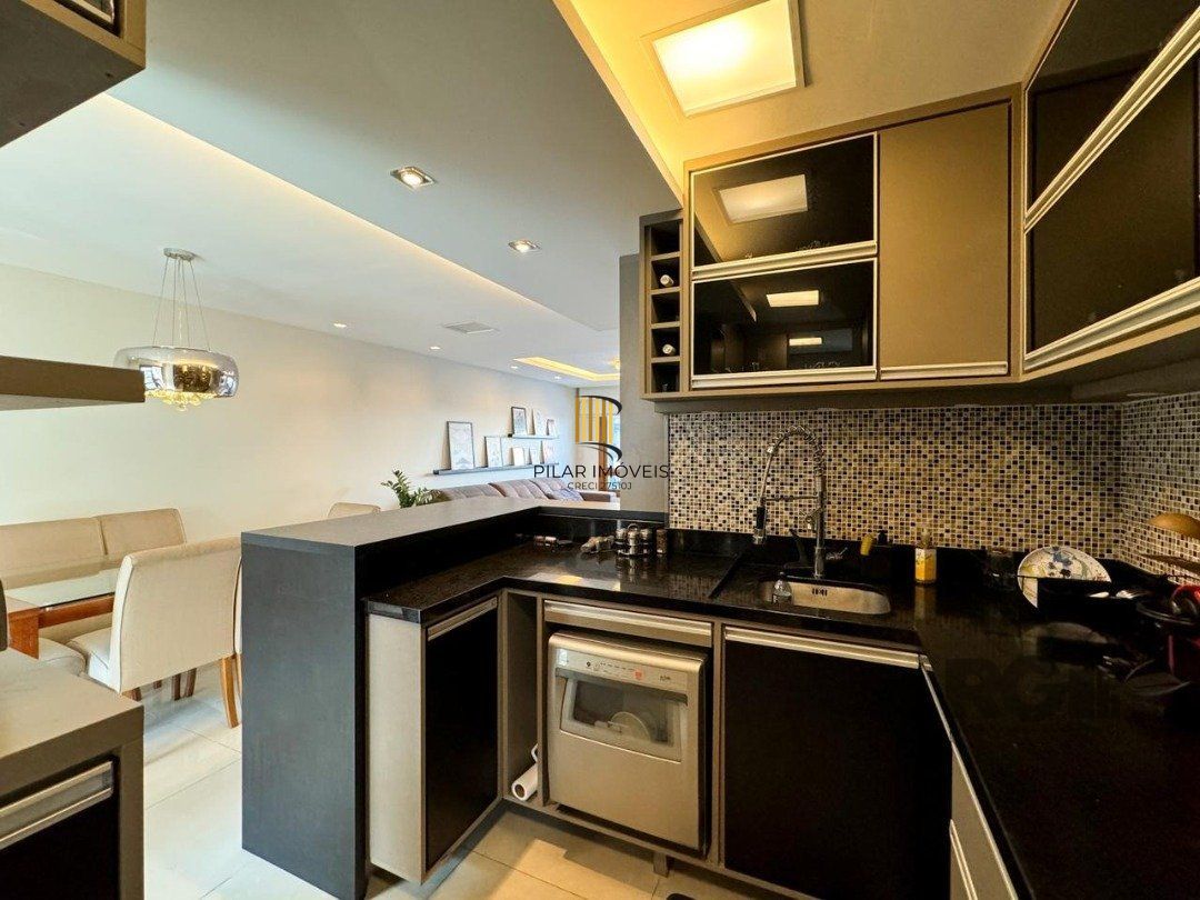 Casa para Venda - 135m², 3 dormitórios, sendo 1 suites, Hípica