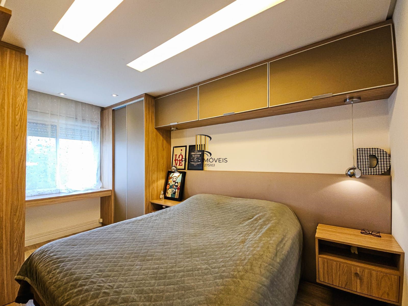 Excelente apartamento com dois sendo suite , duas vagas ,semi mobiliado