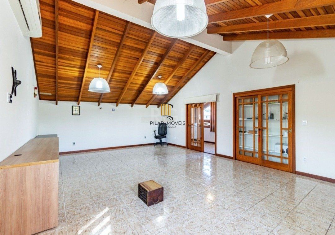 Casa para Venda - 255m², 3 dormitórios, sendo 1 suites, 3 vagas - Ipanema