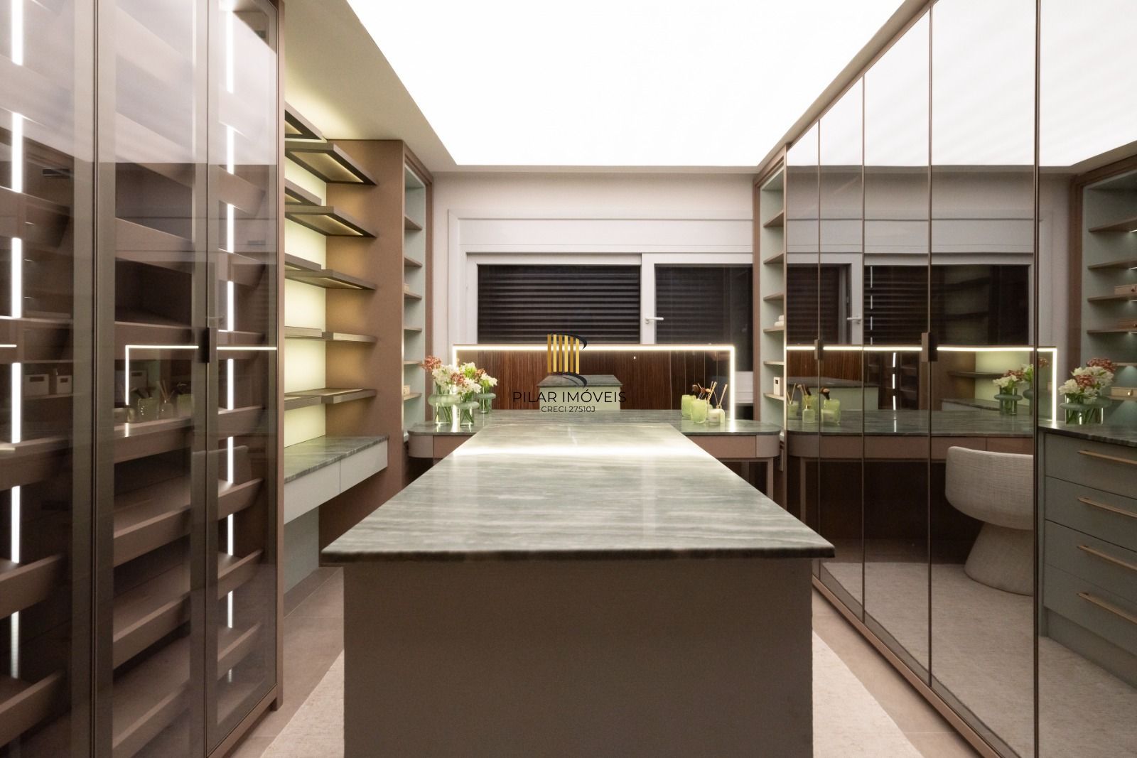 Cobertura para Venda - 483.85m², 3 dormitórios, sendo 3 suites, 4 vagas - Vila Assunção