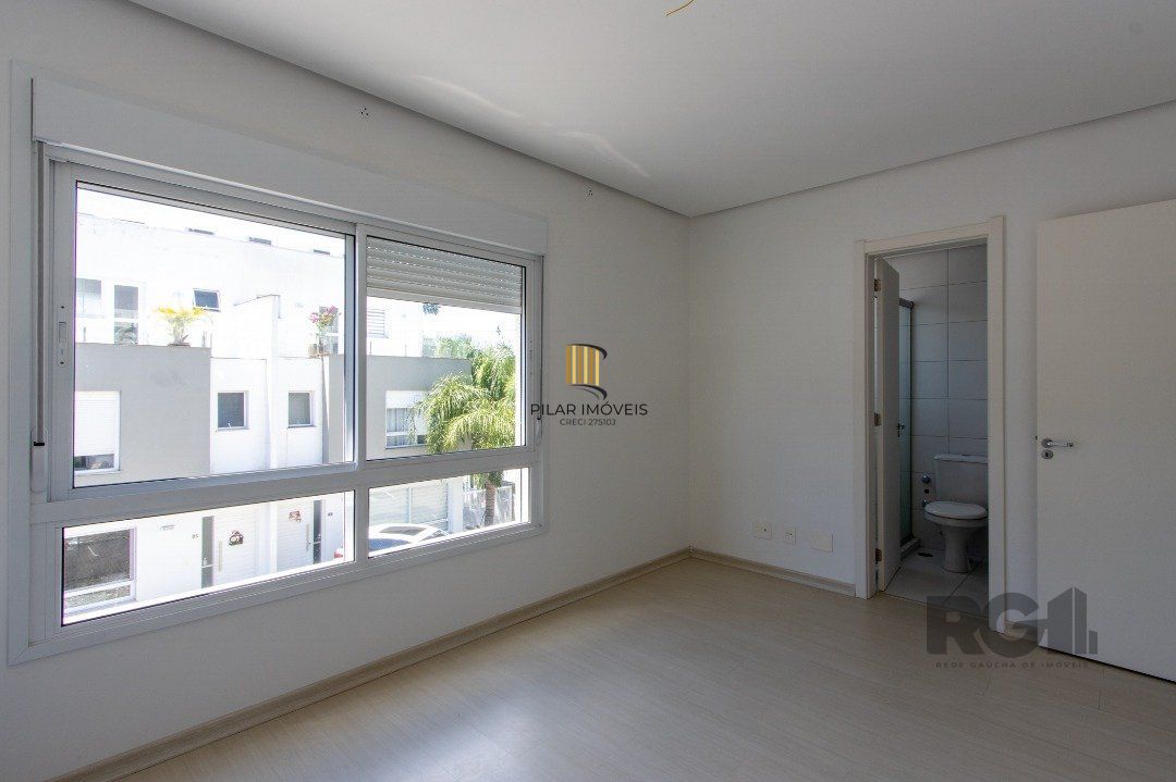 Casa em Condomínio, 197m², 3dormitórios, bairro Glória