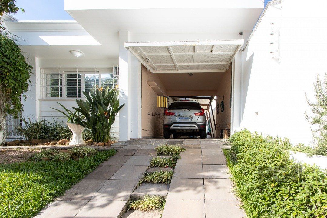 Casa 3 dormitórios no bairro Três Figueiras