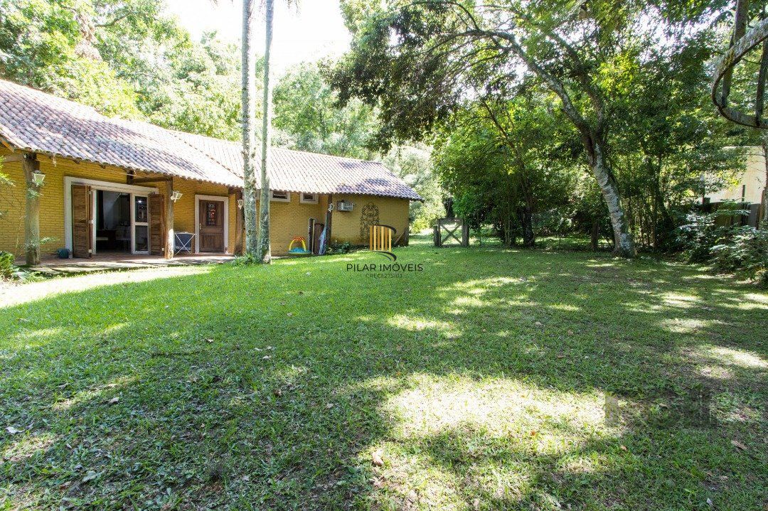 Casa 7 dormitórios no bairro Pedra Redonda