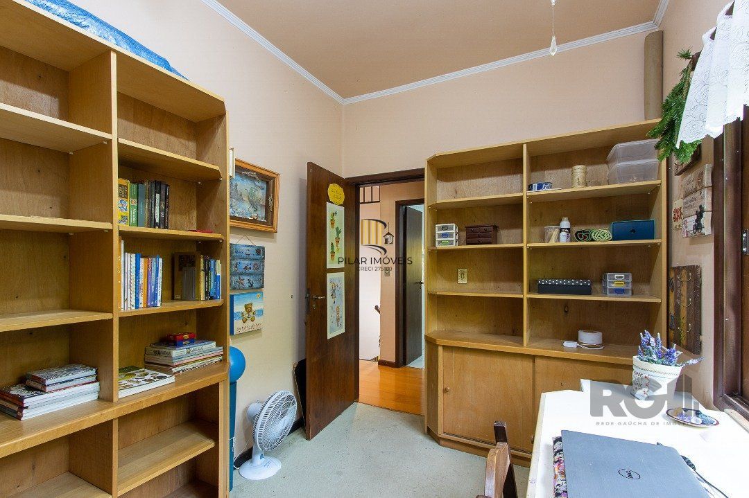 Casa para Venda - 300m², 3 dormitórios, sendo 1 suites, 4 vagas - Nonoai
