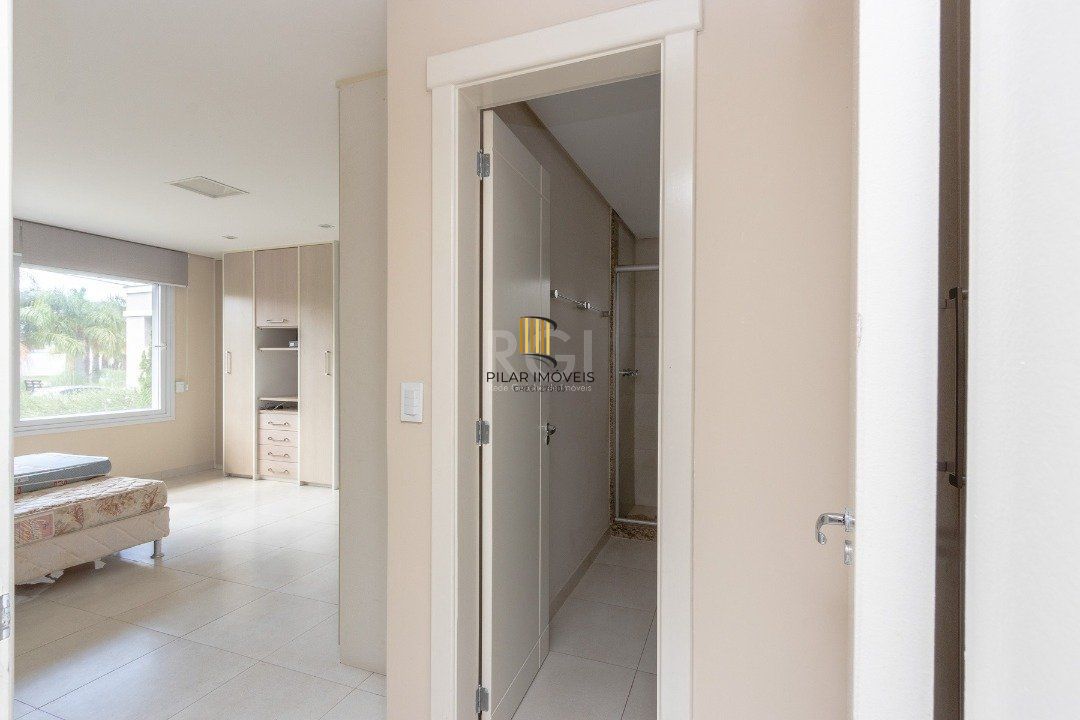 Casa de Condomínio 4 dormitórios no bairro Belém Novo