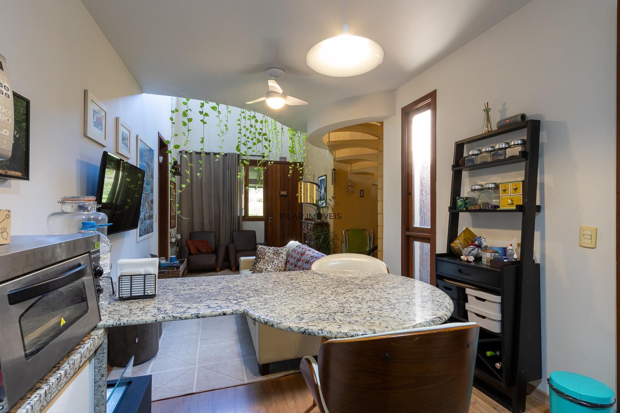 Casa em condomínio á venda com 6 dormitórios em Porto Alegre