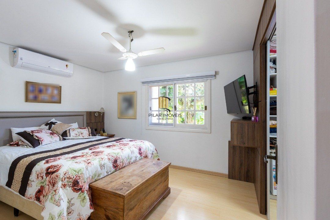 Casa Condominio para Venda - 300m², 4 dormitórios, sendo 2 suites, 2 vagas - Ipanema
