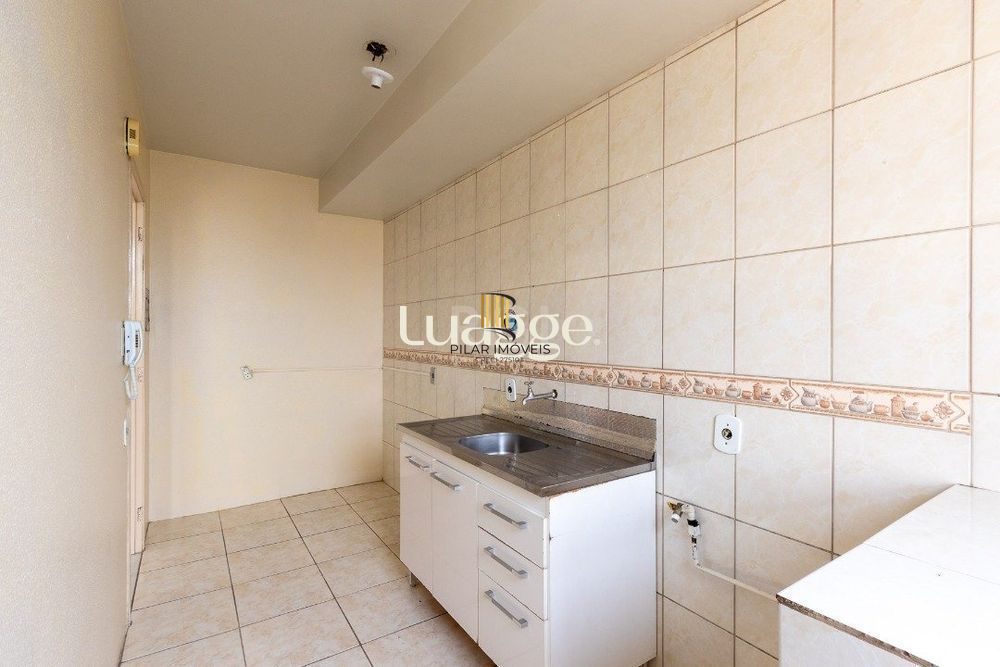 Apartamento de 2 dormitórios, andar alto, ótima incidência de luz natural, garantindo ambientes arejados e iluminados