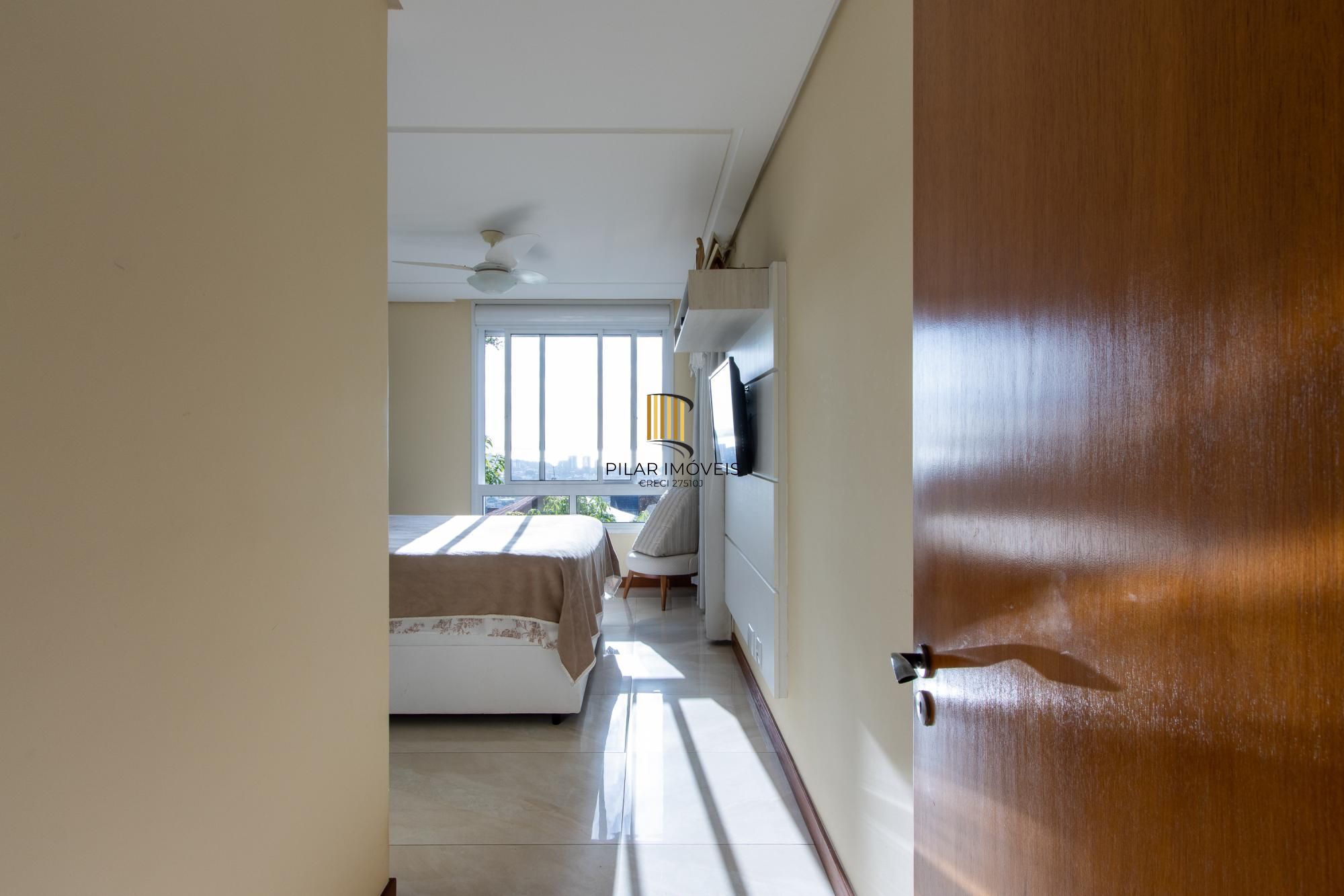 Casa 4 dormitórios com elevador
