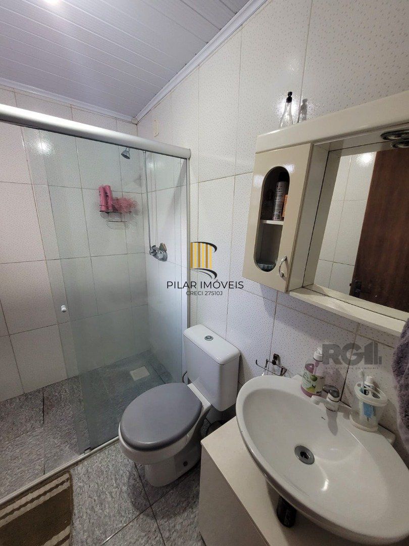 Casa 2 dormitórios no bairro Guarujá