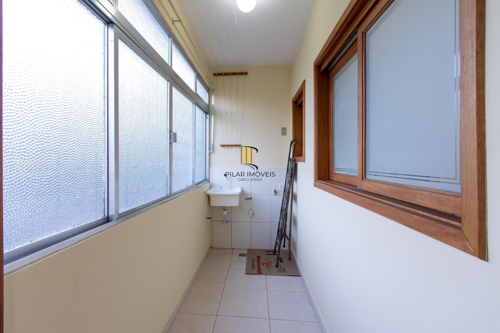 Apartamento de 2 Dormitórios na Cel Massot, Bairro Cristal