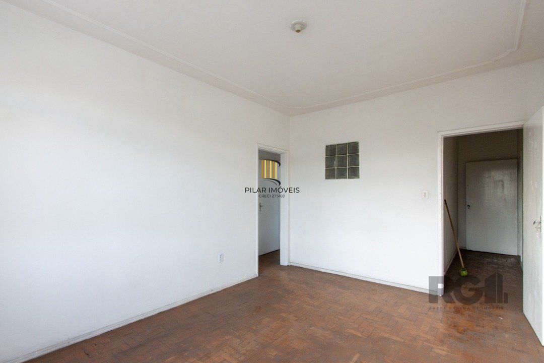 Apartamento à Venda - 2 Dormitórios na Av. Do Forte.