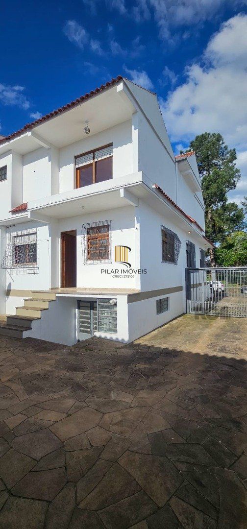 Casa 4 dormitórios no bairro Jardim Sabará