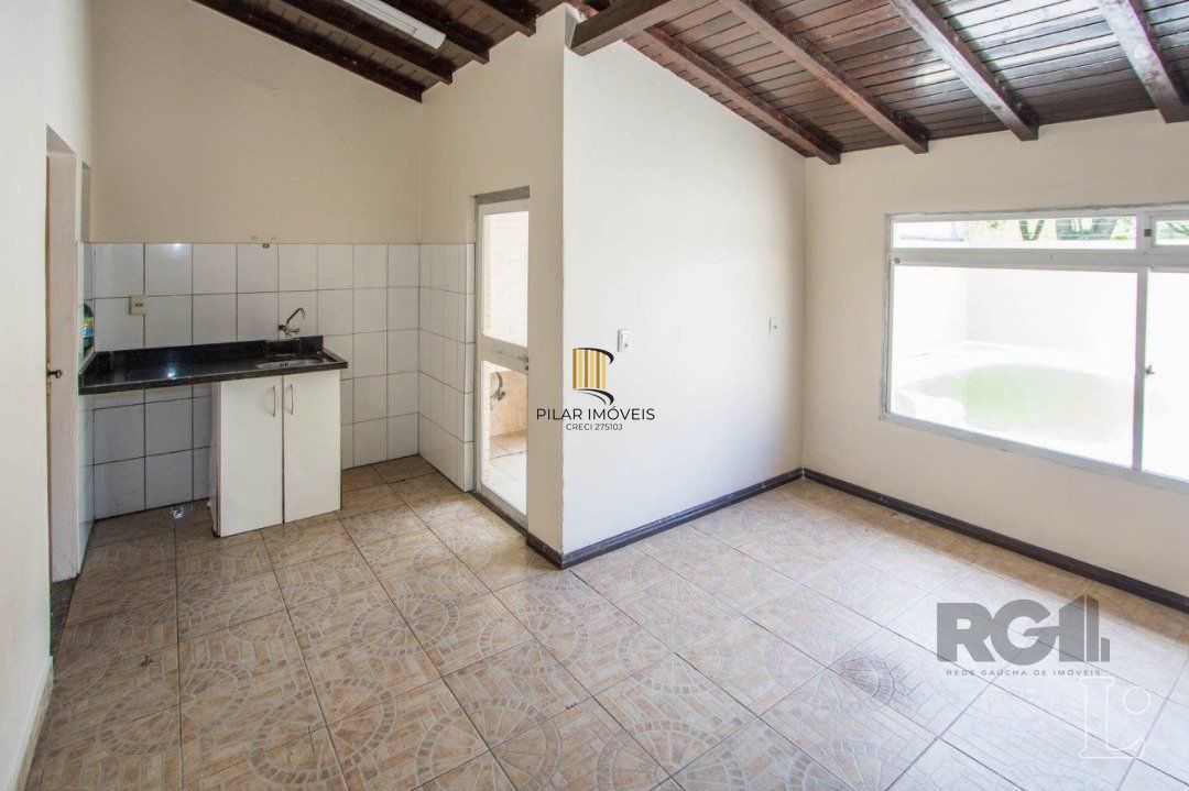Casa 3 dormitórios no bairro Hípica