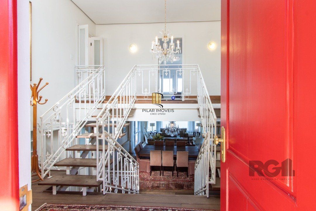 Casa deslumbrante vista do Guaiba, 3 dormitórios, sendo 1 suite master com closet e banheira de hidro com vista para o rio