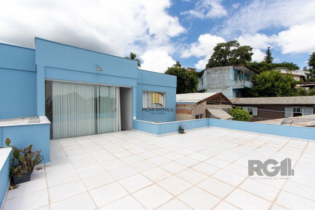 Casa, 5 dormitórios, sendo 1 suíte, 312m² privativos, 8 vagas - Bairro Vila Nova