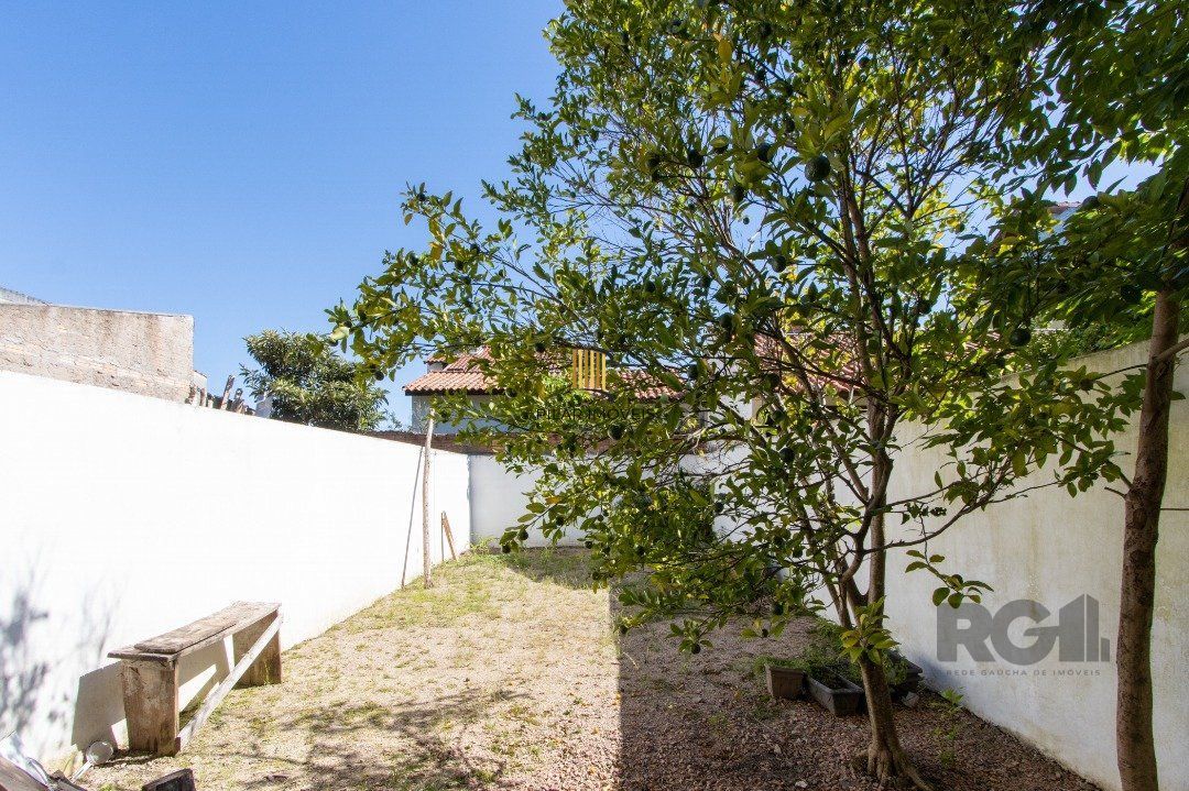 Sobrado 3 Dprmitórios Bairro Espírito Santo.