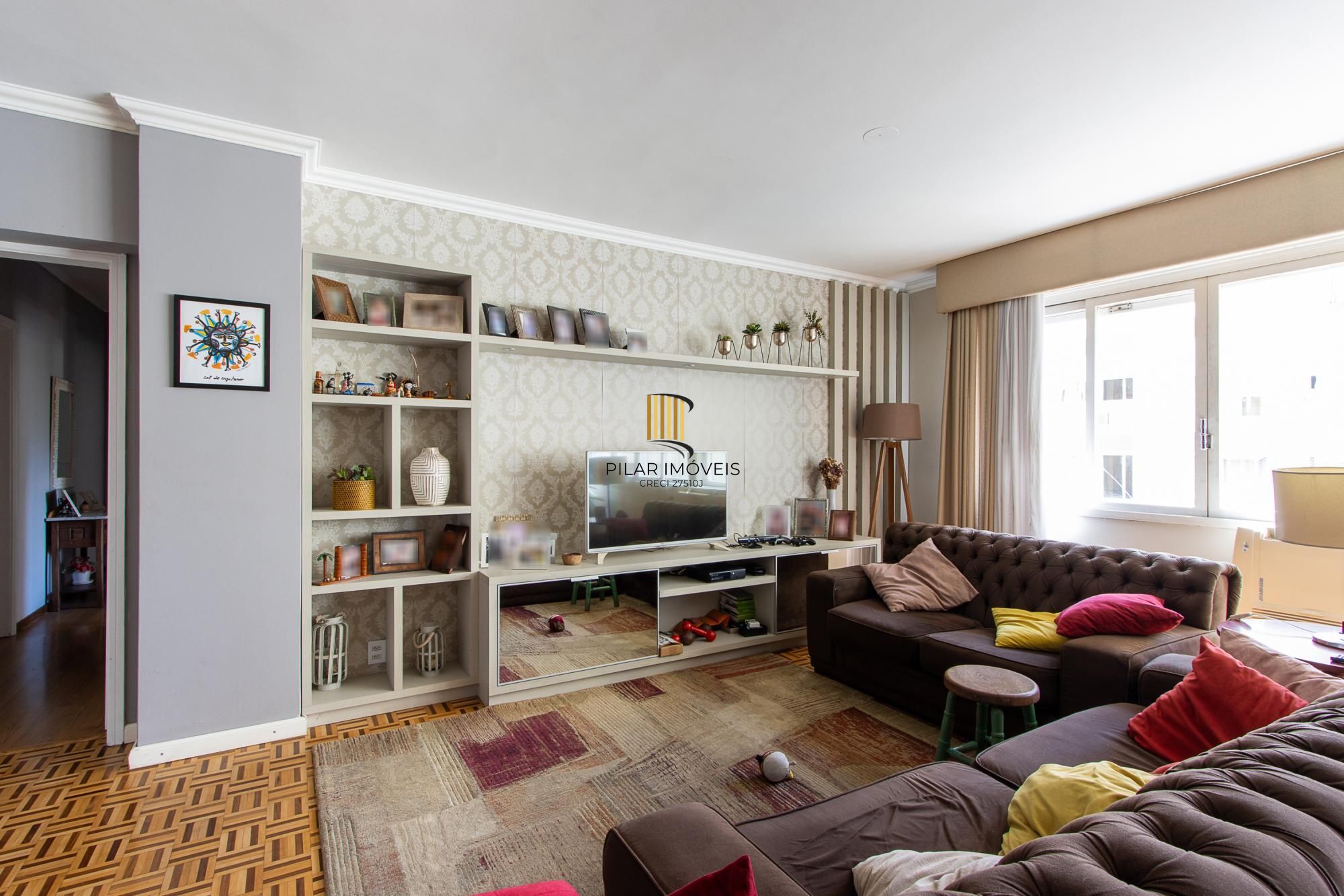 Apartamento 3 dormitorios com 168,65m2 privativos e uma vaga..