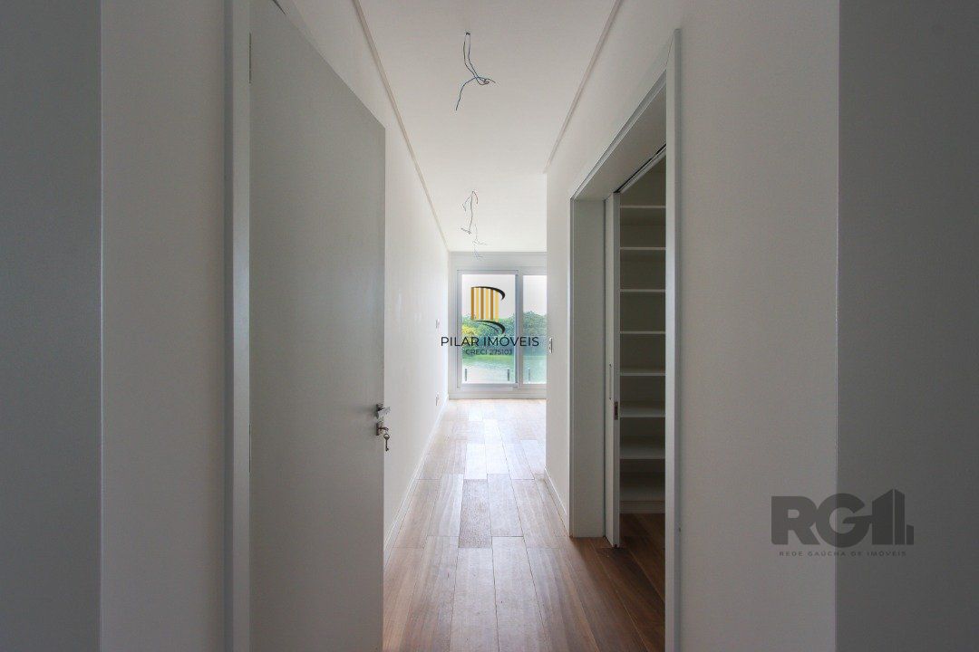 Casa de Condomínio 4 dormitórios no bairro Belém Novo